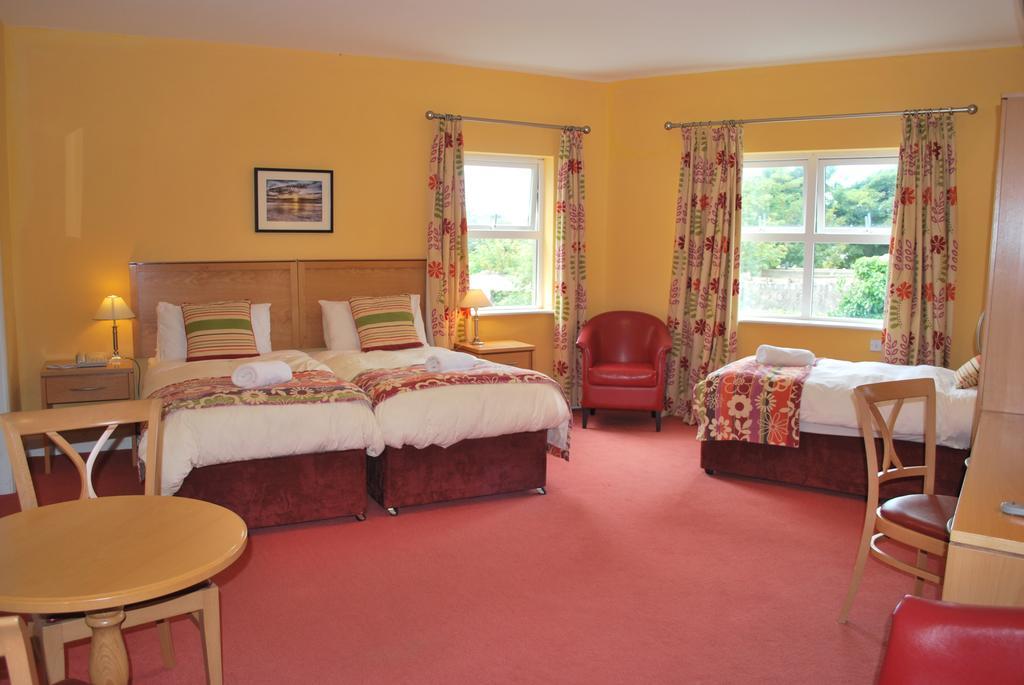 West View Accomodation Only Louisburgh Zimmer foto